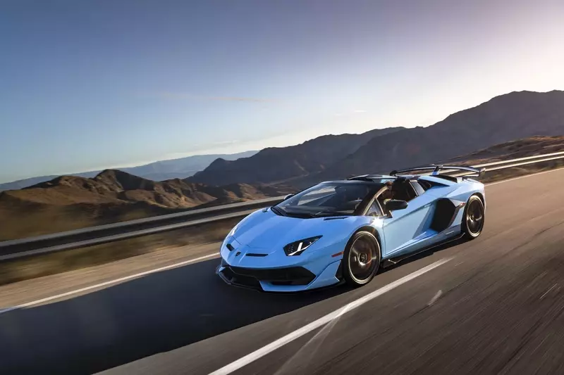 Lamborghini Aventador SVJ is being recalled, people may be trapped in the car.