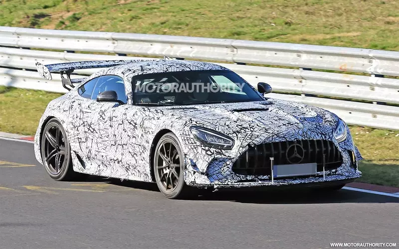 Spy shots and video clips of the 2021 Mercedes-AMG GT Black Series