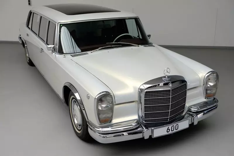 Someone has converted a 1975 Mercedes-Benz 600 Pullman into a Maybach.