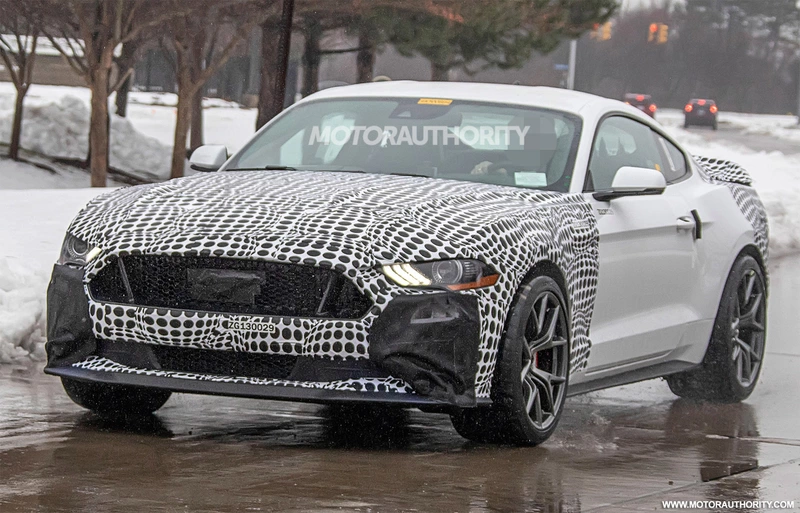 Spy shots of the 2021 Ford Mustang Mach 1.