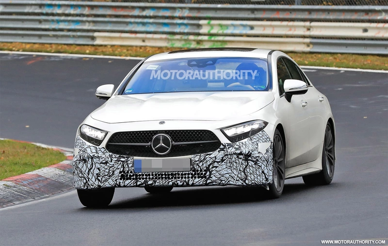 Spy shots of the 2022 Mercedes-Benz CLS-Class: a minor update is planned.