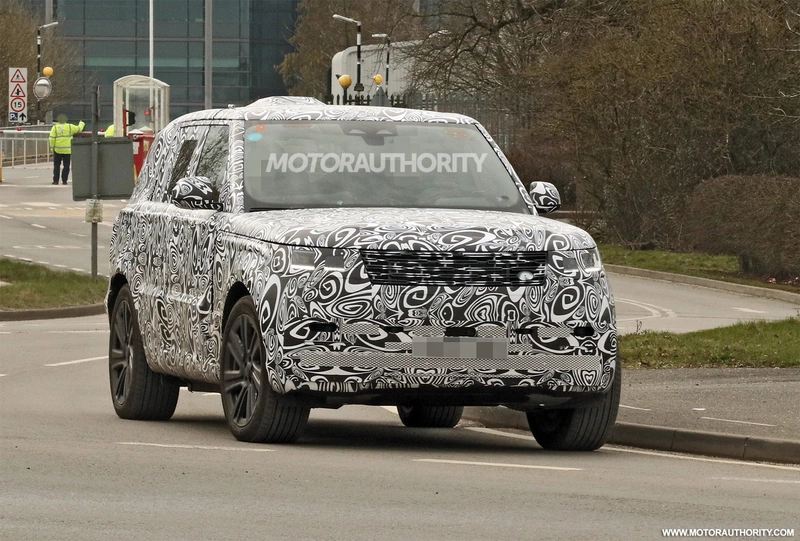 Spy shots of the 2022 Land Rover Range Rover: a familiar look despite the new platform