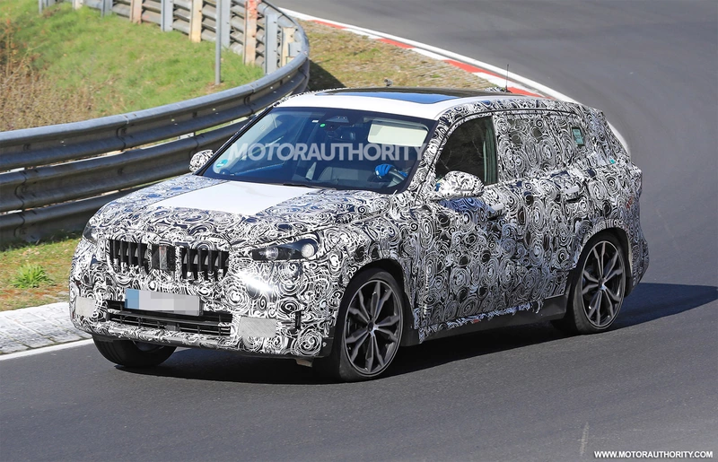 Spy shots of the 2023 BMW X1: the compact crossover has received an attractive design