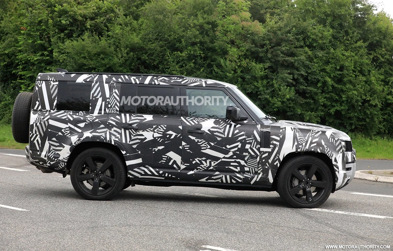 2023 Land Rover Defender 130 Spy Shot: eight-seat SUV made available.