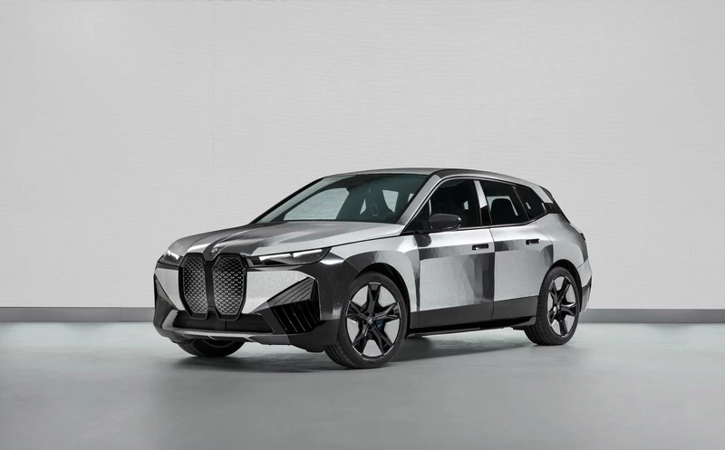 BMW launches color-changing paint based on e-reader technology.