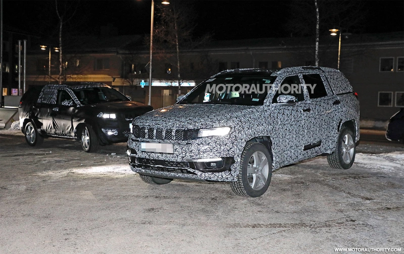 Spy shots of the 2022 Jeep Commander: a three-row Compass in development for the global market.