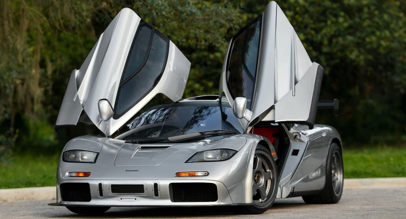 One-off headlight McLaren F1 for sale