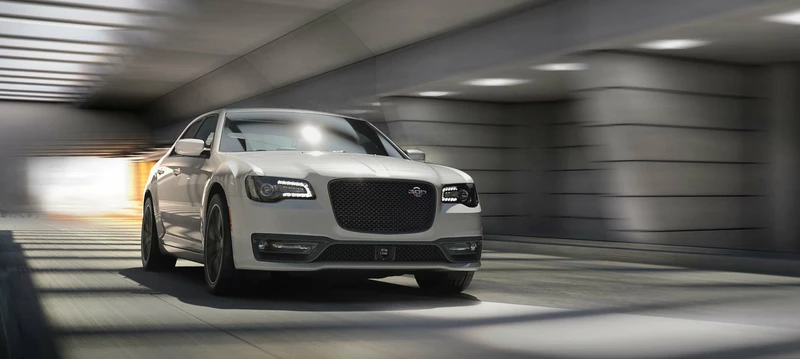 2023 Chrysler 300C to bring back big V-8 power before production ends