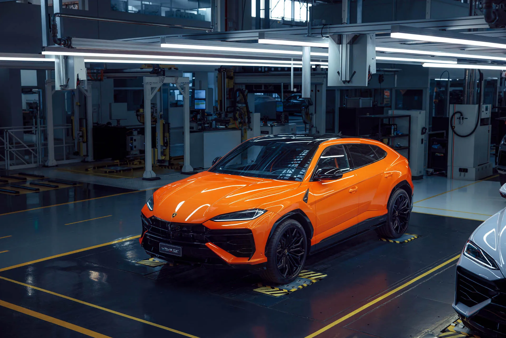 2025 Lamborghini Urus SE Plug-in Hybrid with 789 hp revealed