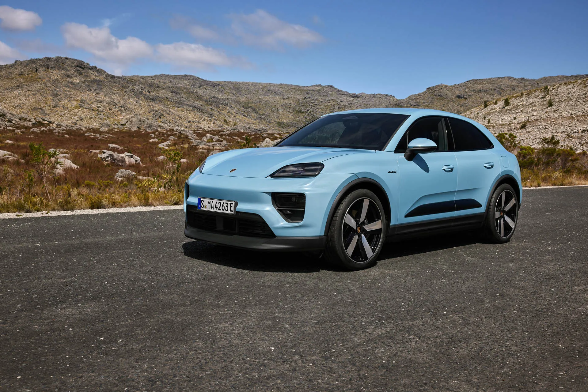 2025 Porsche Macan EV, new RWD model with price reduction